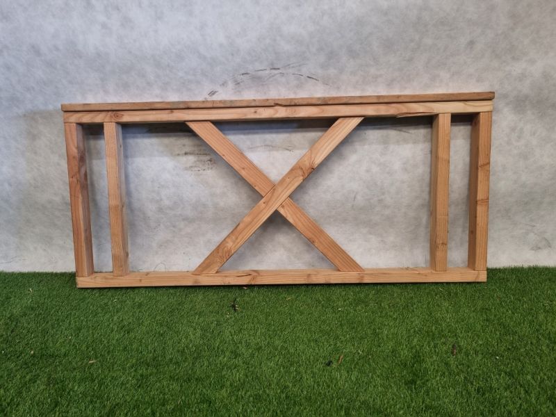 Veranda hekwerk – 163 x 73 cm, lichte beschadiging - SALE25098 Veranda hekwerk – 163 x 73 cm, lichte beschadiging - SALE25098
