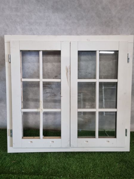 Vleugelraam van vurenhout – wit gespoten, dubbel glas (126 x 135 cm) - SALE25120