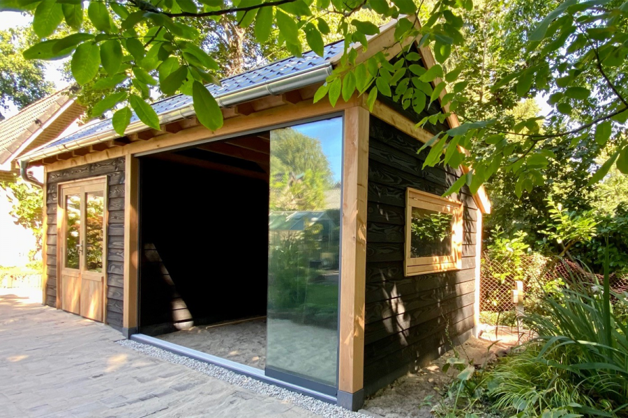 Glasschuifsysteem Comfort Plus R5 (5-spoor 90 cm) Breedte tot 442 cm Hoogte 200/230 cm Glasschuifsysteem Comfort Plus R5 (5-spoor 90 cm) Breedte tot 442 cm Hoogte 200/230 cm