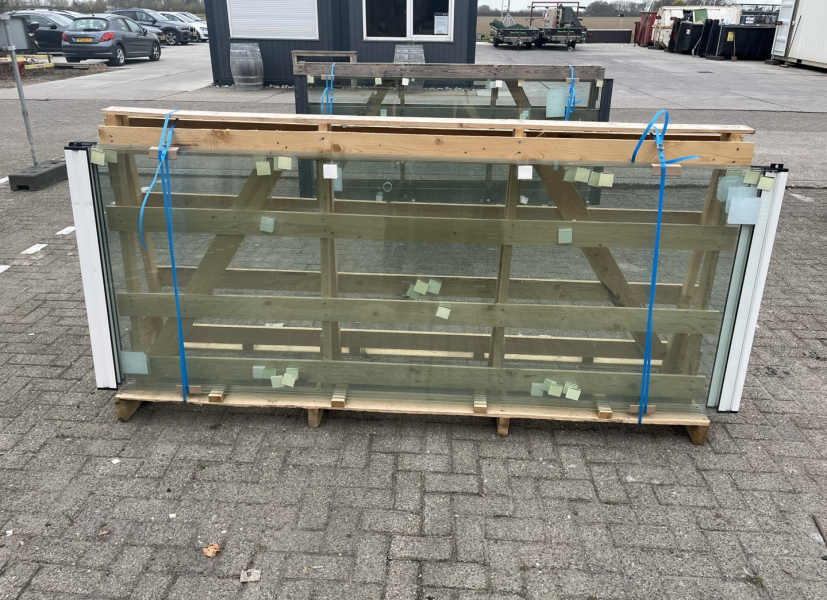 Glasschuifsysteem Profiline R5 (5-spoor) type G - 469x258 cm RAL9010 - SALE25026 Glasschuifsysteem Profiline R5 (5-spoor) type G - 469x258 cm RAL9010 - SALE25026
