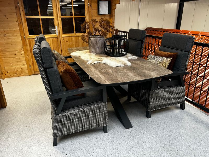 SenS-Line Serono tuinset tafel en 4 verstelbare stoelen - Showmodel Numansdorp