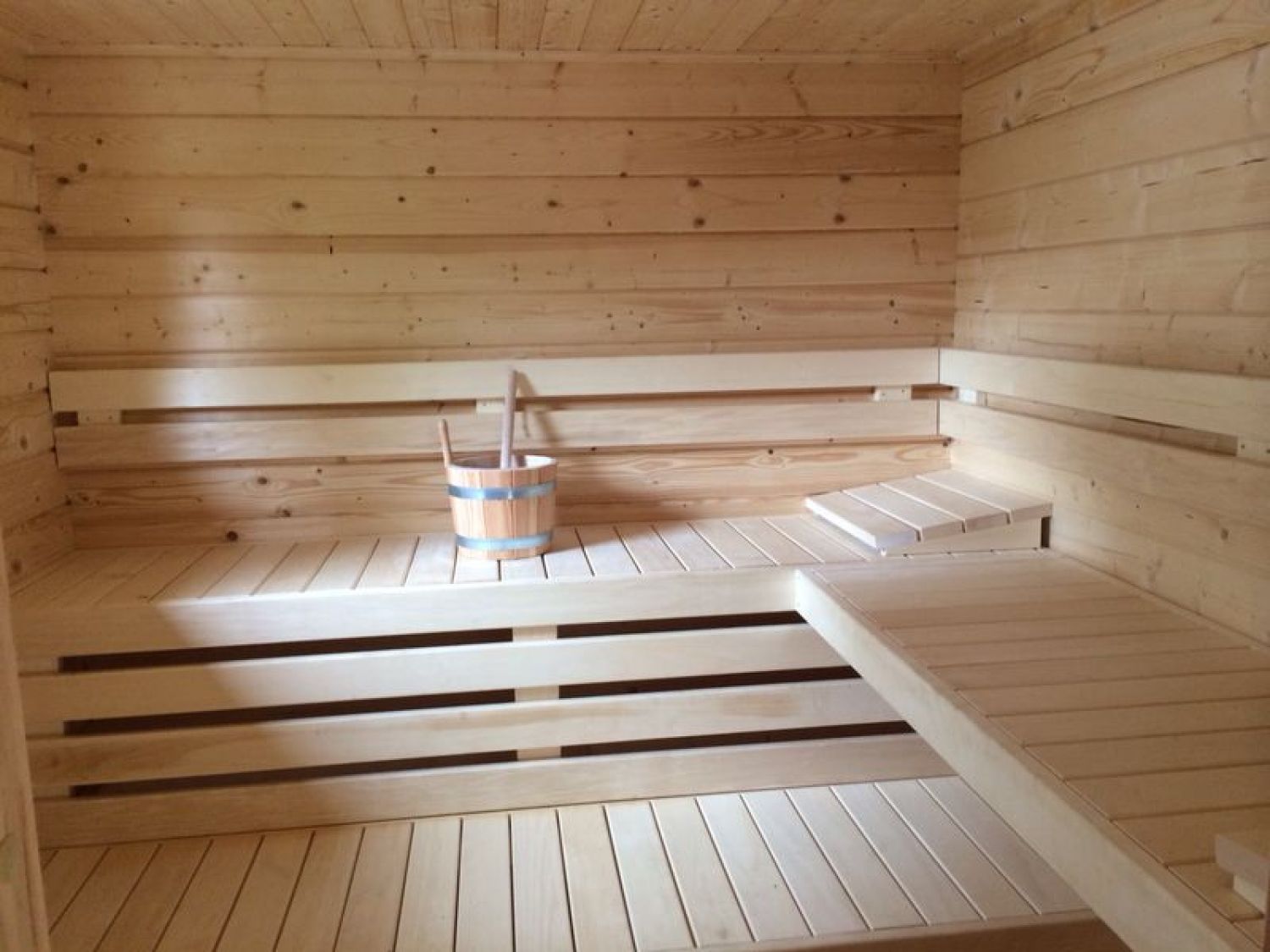 Buitensauna Zadeldak Interflex 2539 - 244x387 cm (70mm)