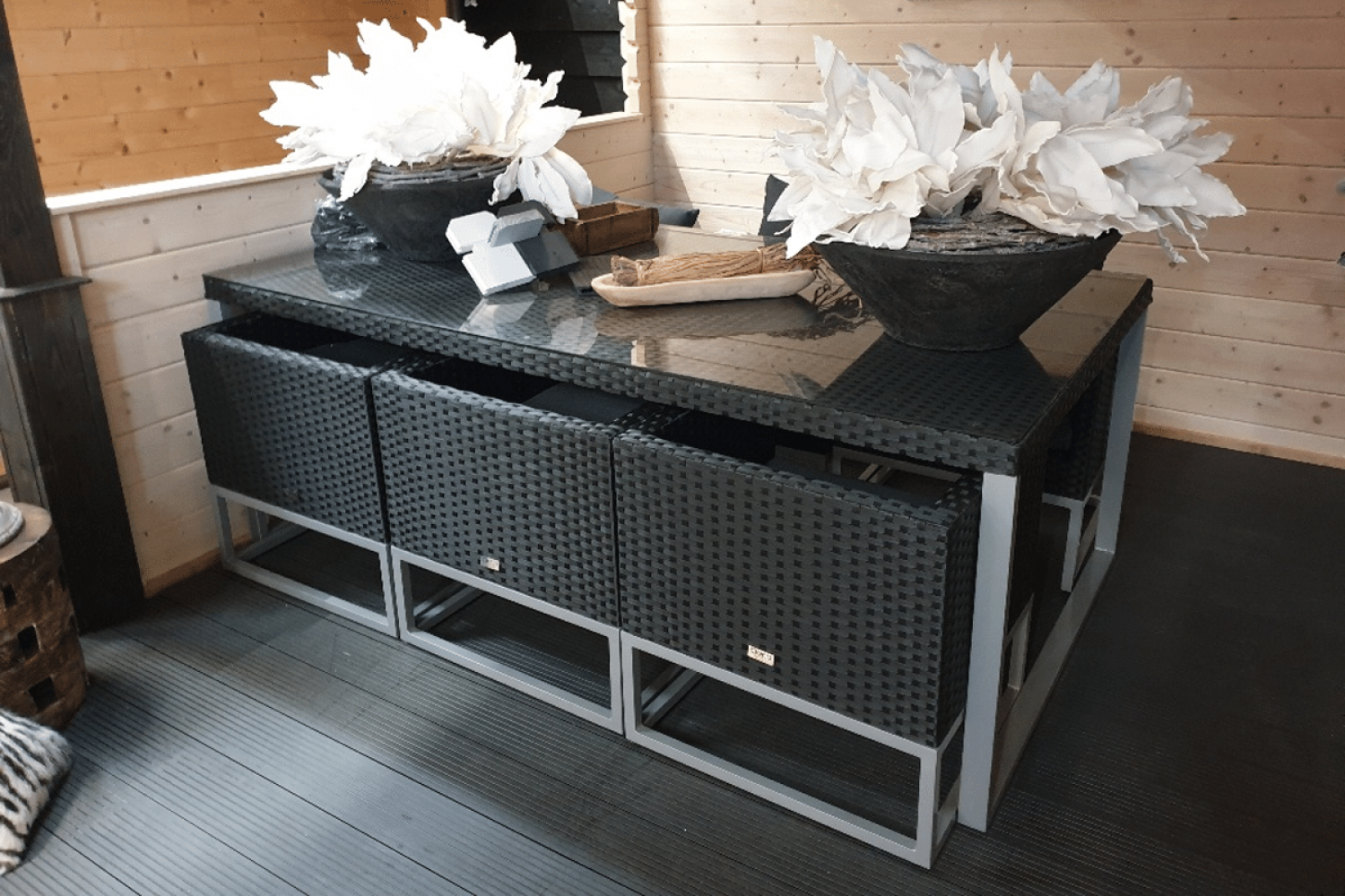 Wicker dinnerset luxe Springfield zwart | tafel + 6 stoelen incl. grijze kussens - Velp