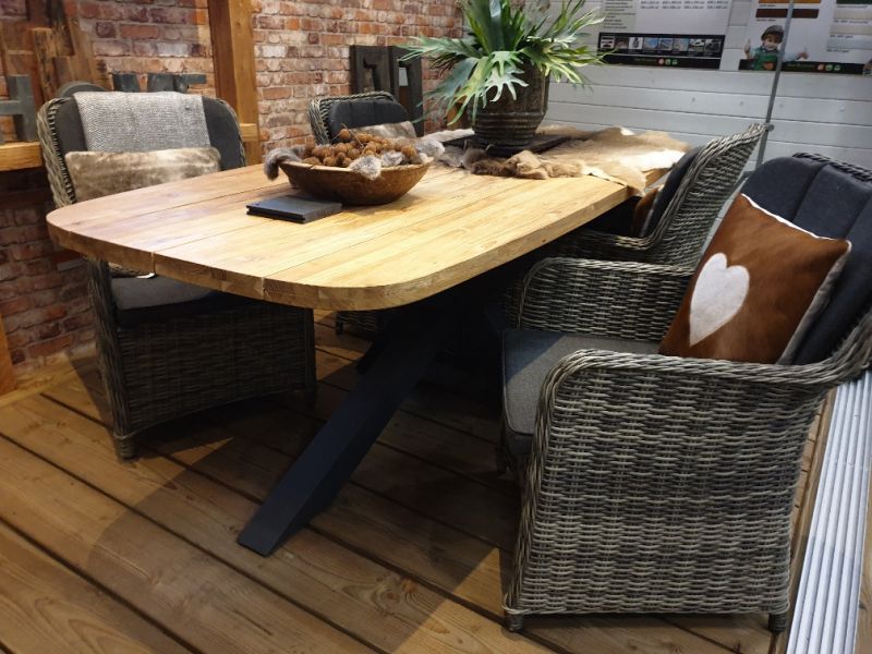 Teak tafel + 4 stoelen - Showmodel Hoofddorp