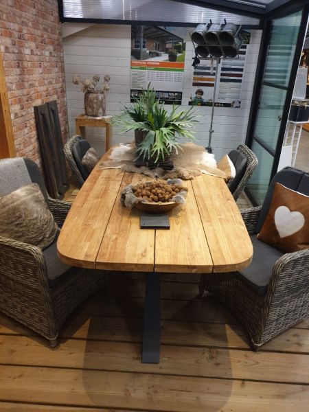 Teak tafel + 4 stoelen - Showmodel Hoofddorp