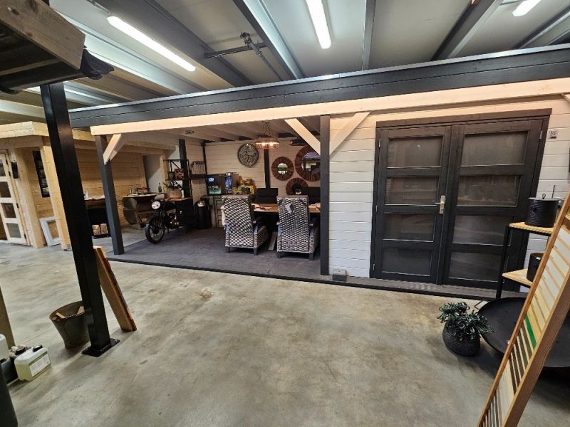 Blokhut Bosuil 300x300 cm + luifel 400 cm - antraciet en wit gecoat - incl. EPDM, aluminium daktrim en antraciet vlonder - Showmodel Hoofddorp