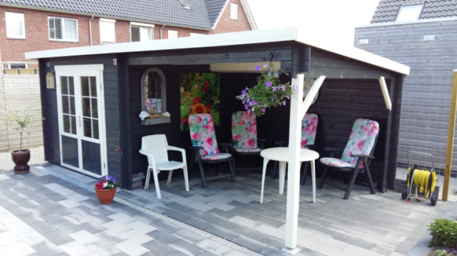 Tuindeco Chappo Blokhut 300x300 cm + luifel 298 cm 28 mm vuren groen geïmpregneerd