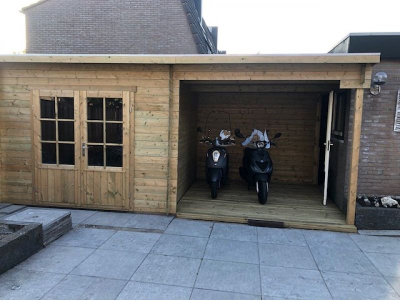 Tuindeco Chappo Blokhut 300x300 cm + luifel 298 cm 28 mm vuren groen geïmpregneerd