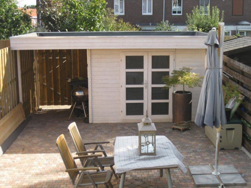 Tuindeco Extramodern Blokhut 320x260 cm + luifel 200 cm 28 mm vuren groen geïmpregneerd