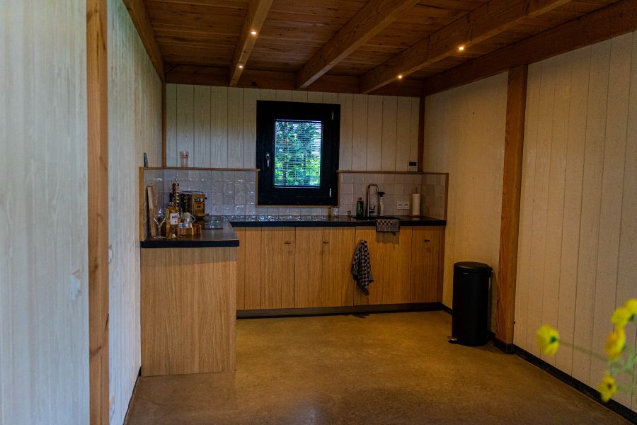 Buitenverblijf Zadeldak XXL 1145x700 cm + veranda 350 cm - Oud-Beijerland