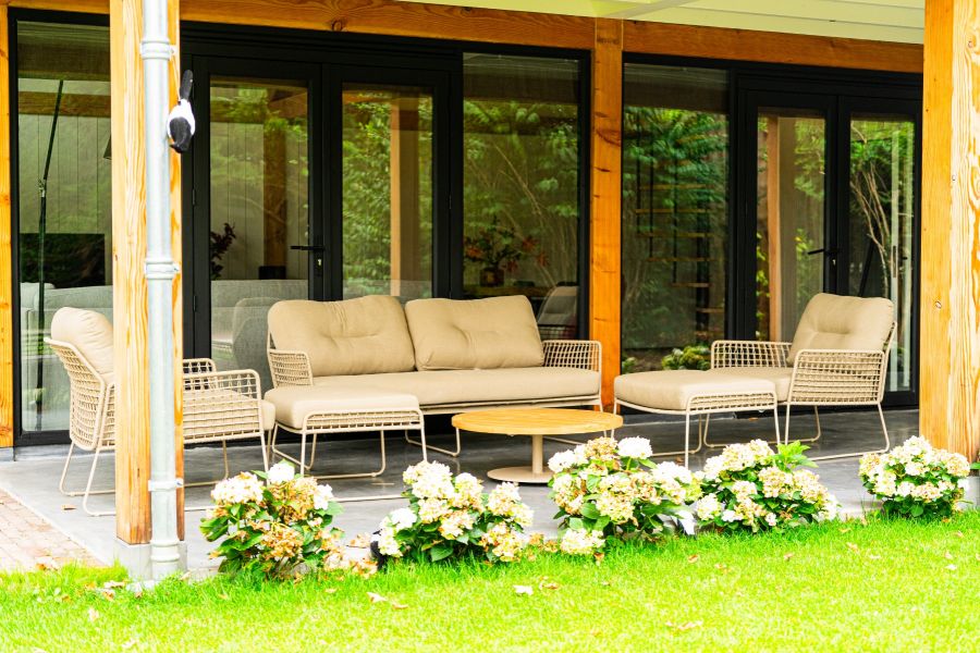 Buitenverblijf Zadeldak XXL 1145x700 cm + veranda 350 cm - Oud-Beijerland