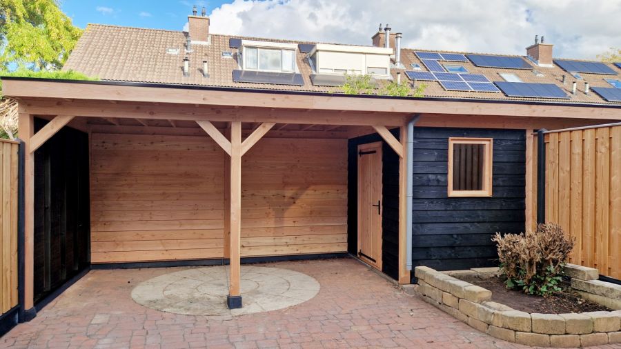 Blokhut Rijssen 250x250 cm met overkapping 500x250 cm Douglas blank met vuren wanden zwart (Incl. EPDM)