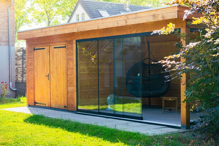 Blokhut Zutphen 330x300 cm + overkapping 370x300 cm Douglas blank (Incl. EPDM)