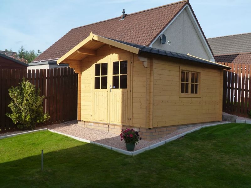 Tuindeco Pamplona Blokhut 300x400 cm 34 mm vuren red class wood geïmpregneerd