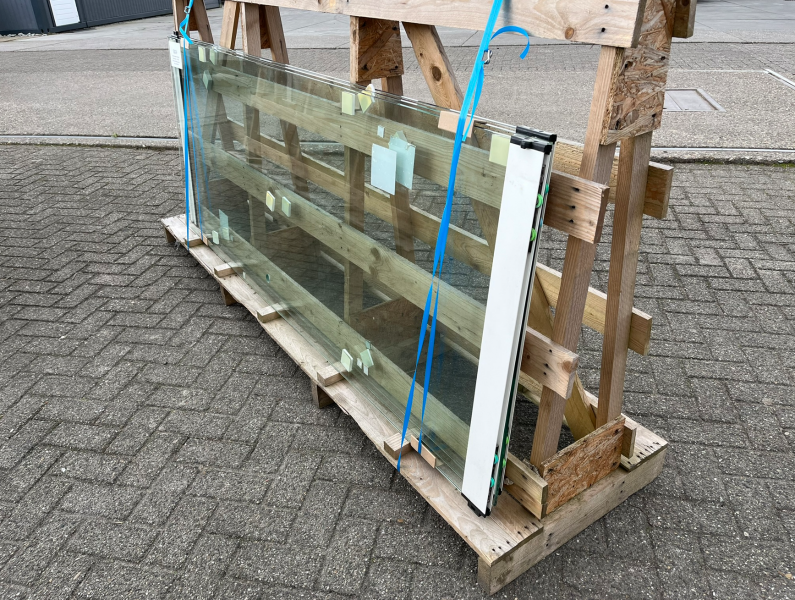 Glasschuifsysteem Profiline R3 (3-spoor) type C - 243,5x214,5 cm RAL9010 (gebroken wit), vast deel links - Rails antraciet - SALE25014