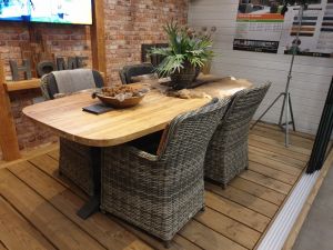 Teak tafel + 4 stoelen - Showmodel Hoofddorp