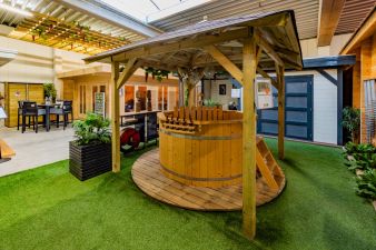 Tuindeco Tourist prieel 340x340 cm vuren groen geïmpregneerd - incl. dakshingles, afdekkap en bol - Showmodel Wommelgem