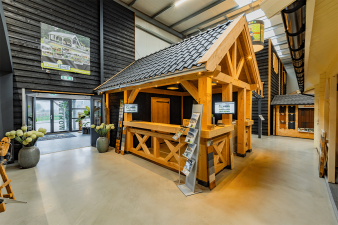 Maatwerk zadeldak balie 570x330 cm - Velp