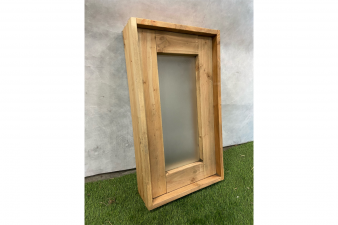 1 stuk beschikbaar: Douglas vast raam met melk glas, bruin gespoten 72x40 cm - SALE01894