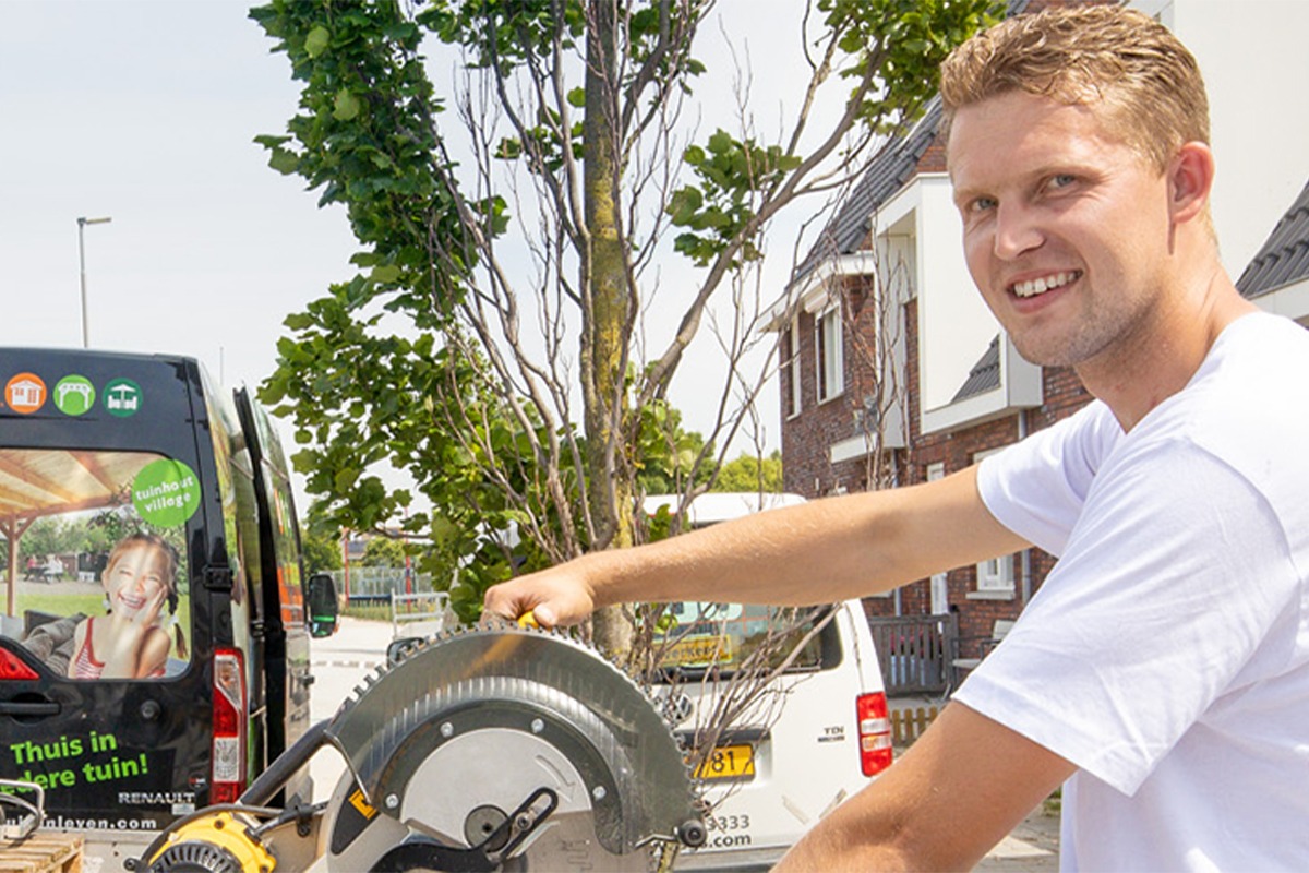 Laat de montage over aan onze vakmensen! Laat de montage over aan onze vakmensen!